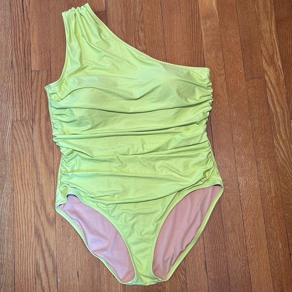 Great condition Reimagined by J Crew ruched one shoulder one piece bathing suit - Picture 1 of 13